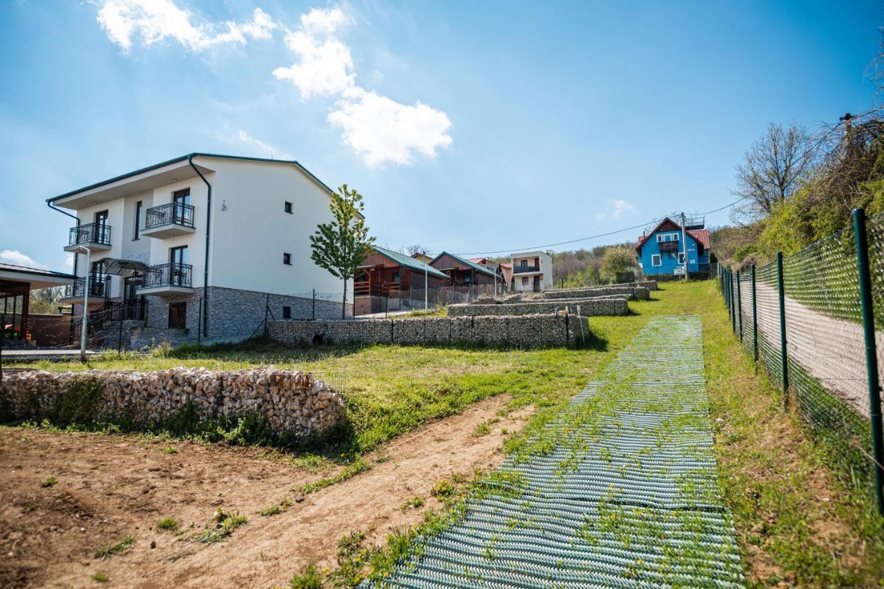 Hotel Gabion Garden Podhájska Exteriér fotografie